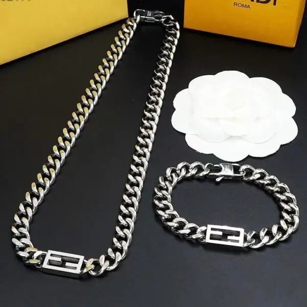 Fendi Jewelry |