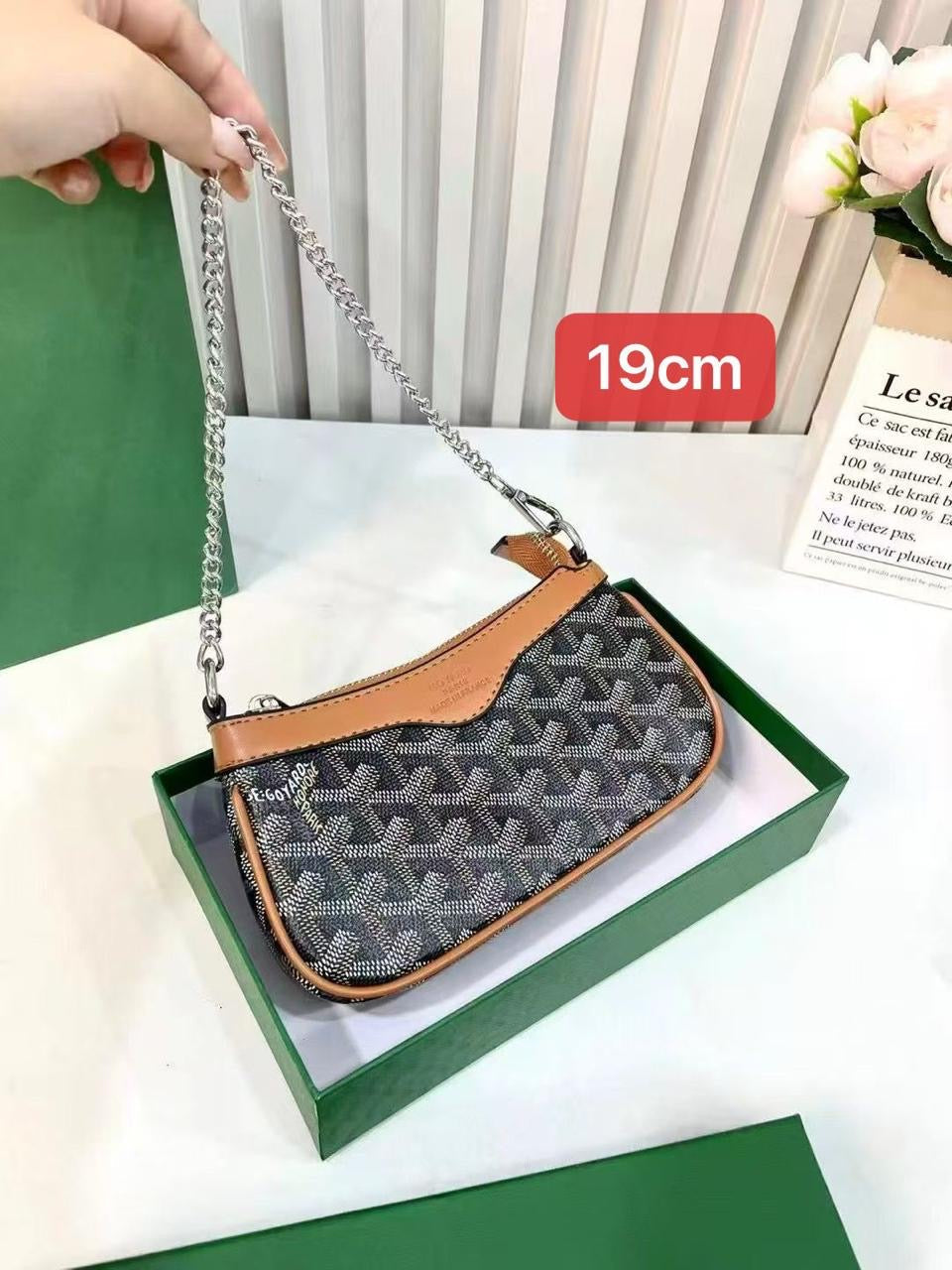 Premium Bag 3AF6F07F