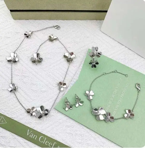 Van Cleef & Arpels Jewelry |