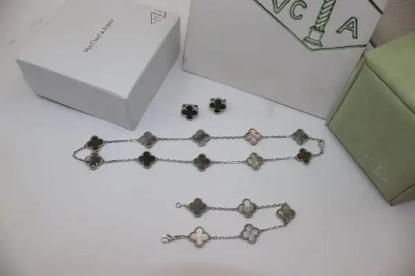 Van Cleef & Arpels Jewelry |