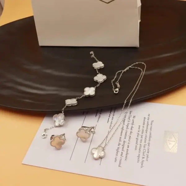 Van Cleef & Arpels Jewelry |