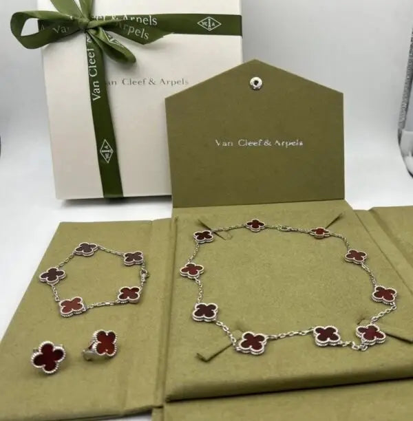 Van Cleef & Arpels Jewelry |