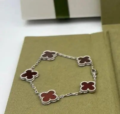 Van Cleef & Arpels Jewelry |