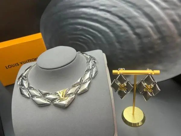 Louis Vuitton Jewelry |