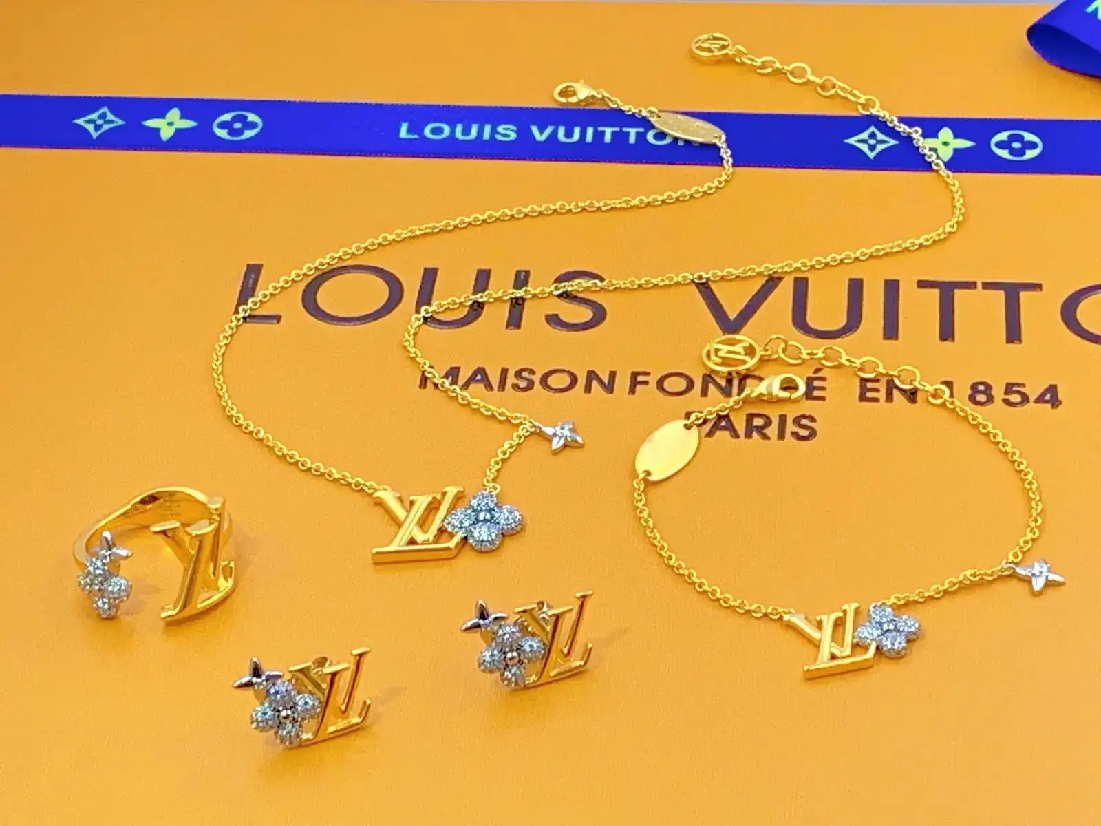 Louis Vuitton Jewelry |