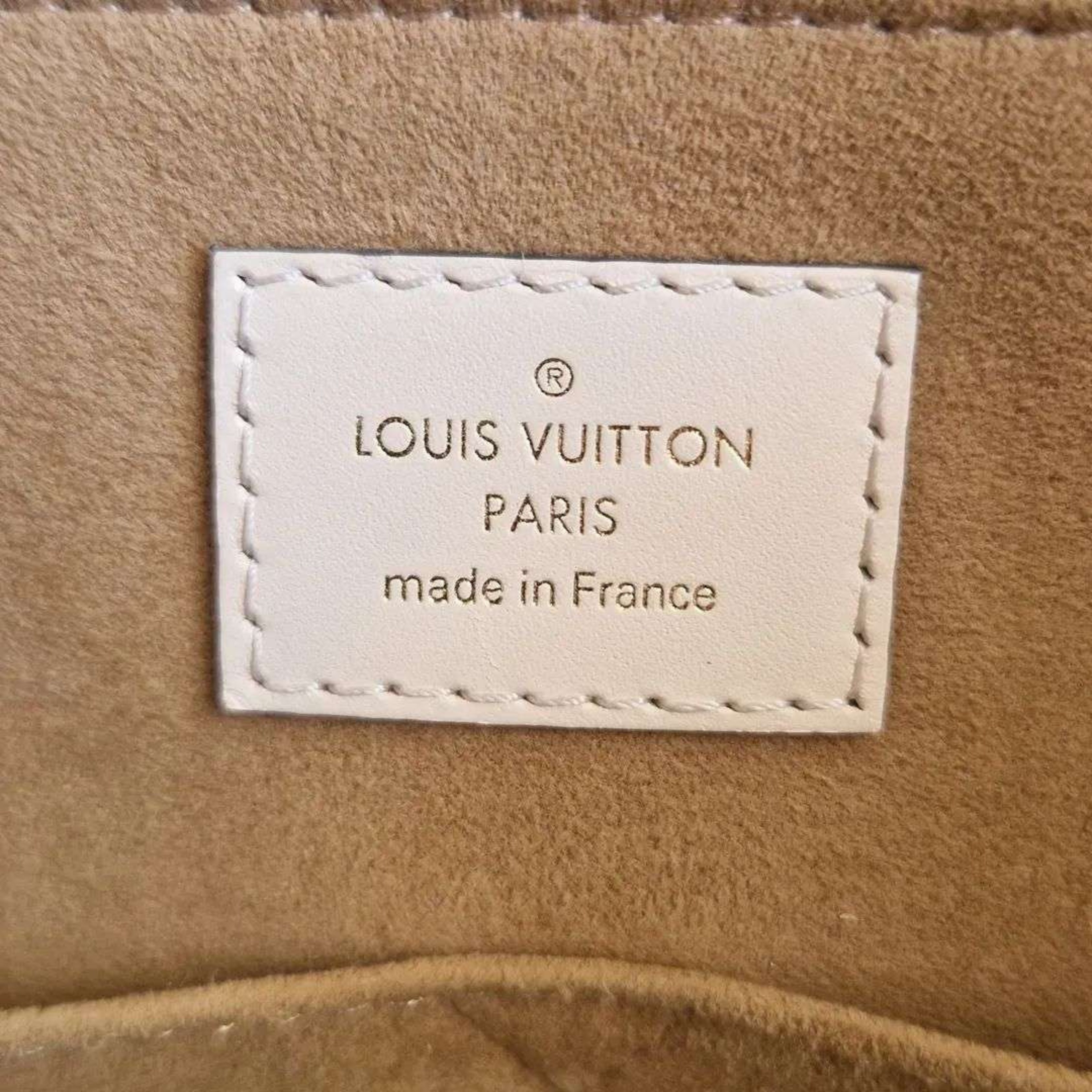 Louis Vuitton Bag | OnTheGo MM Cream Monogram